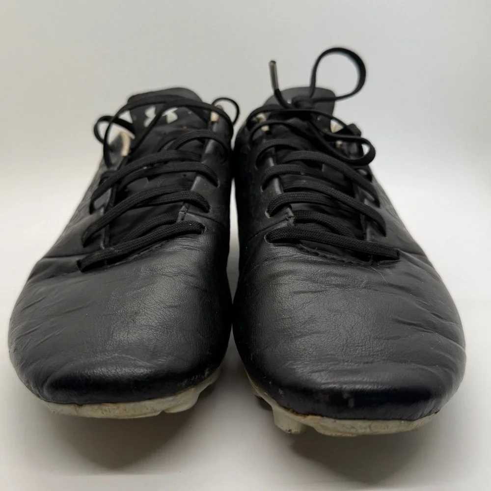 Under Armour Magnetic Black and Silver Soccer Cleats‎ Youth Size 5Y MAGNETICO